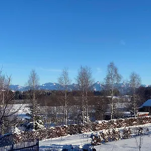Mit Eigenem Garten Und Bergblick Apartment